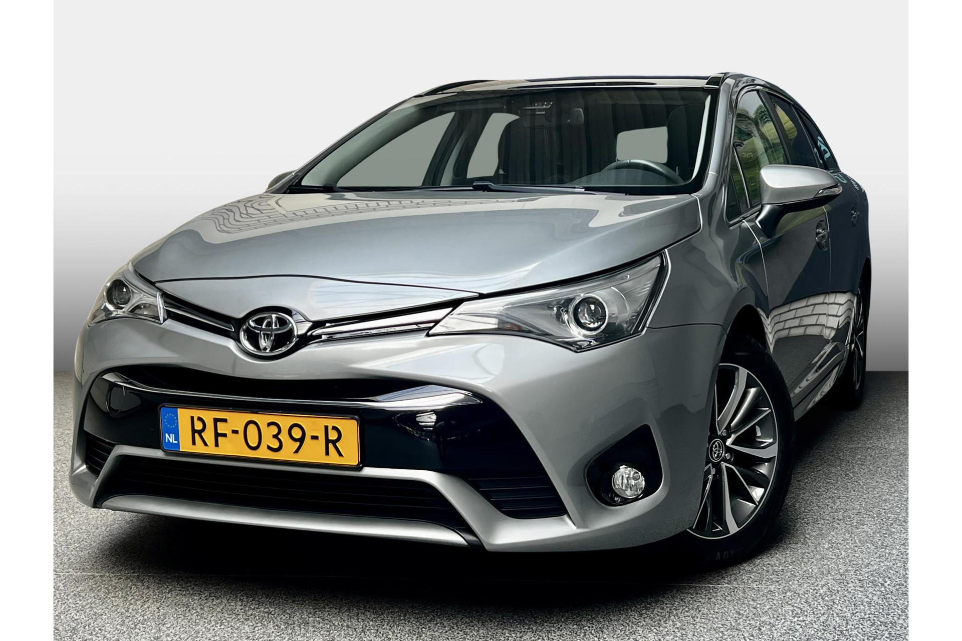 Toyota Avensis Touring Sports 1 8 Vvt I Skyview Edition Autobedrijf