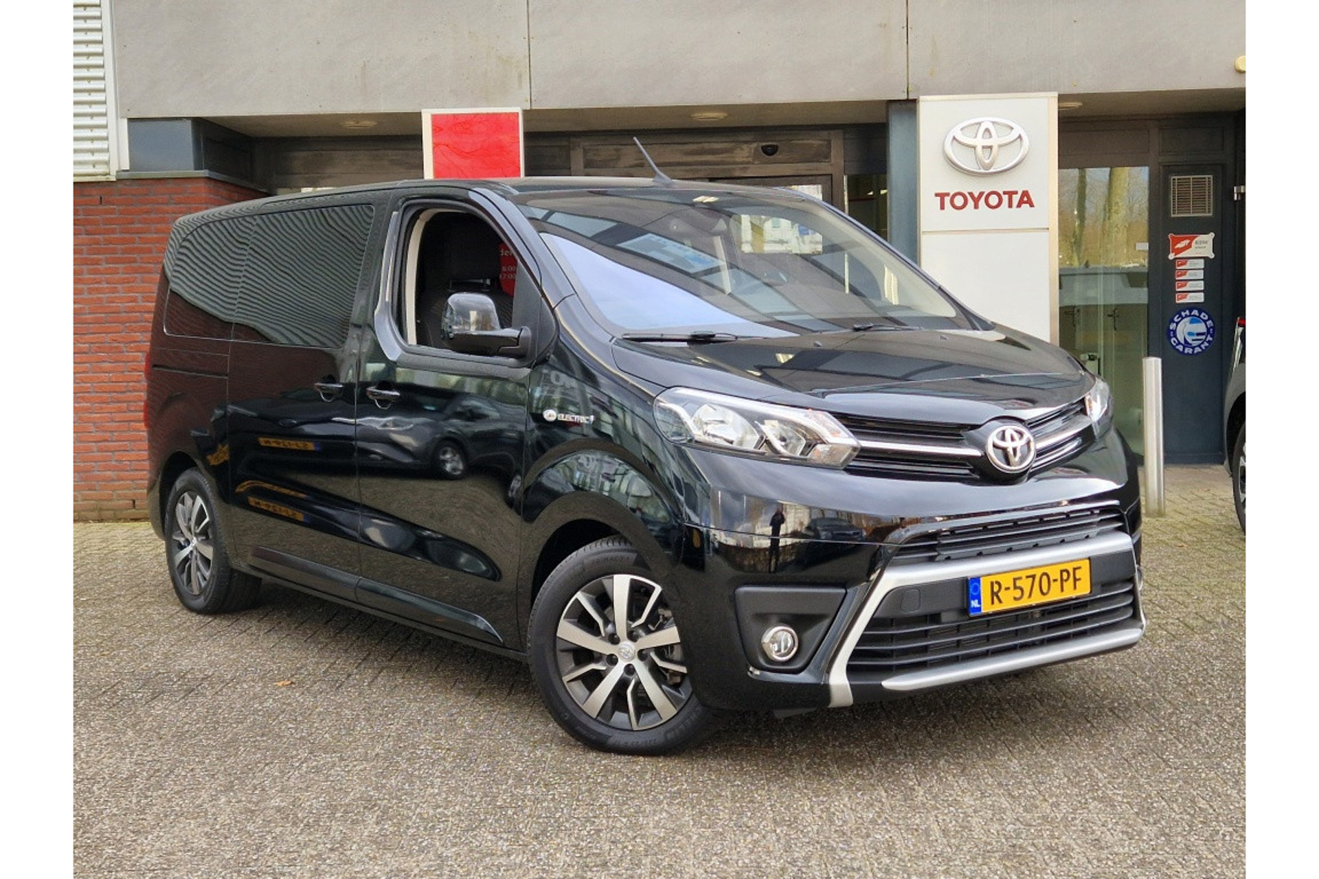 Toyota Proace Electric Shuttle Med. Ext Range Cool 75kWh 8-zits Prijs ...