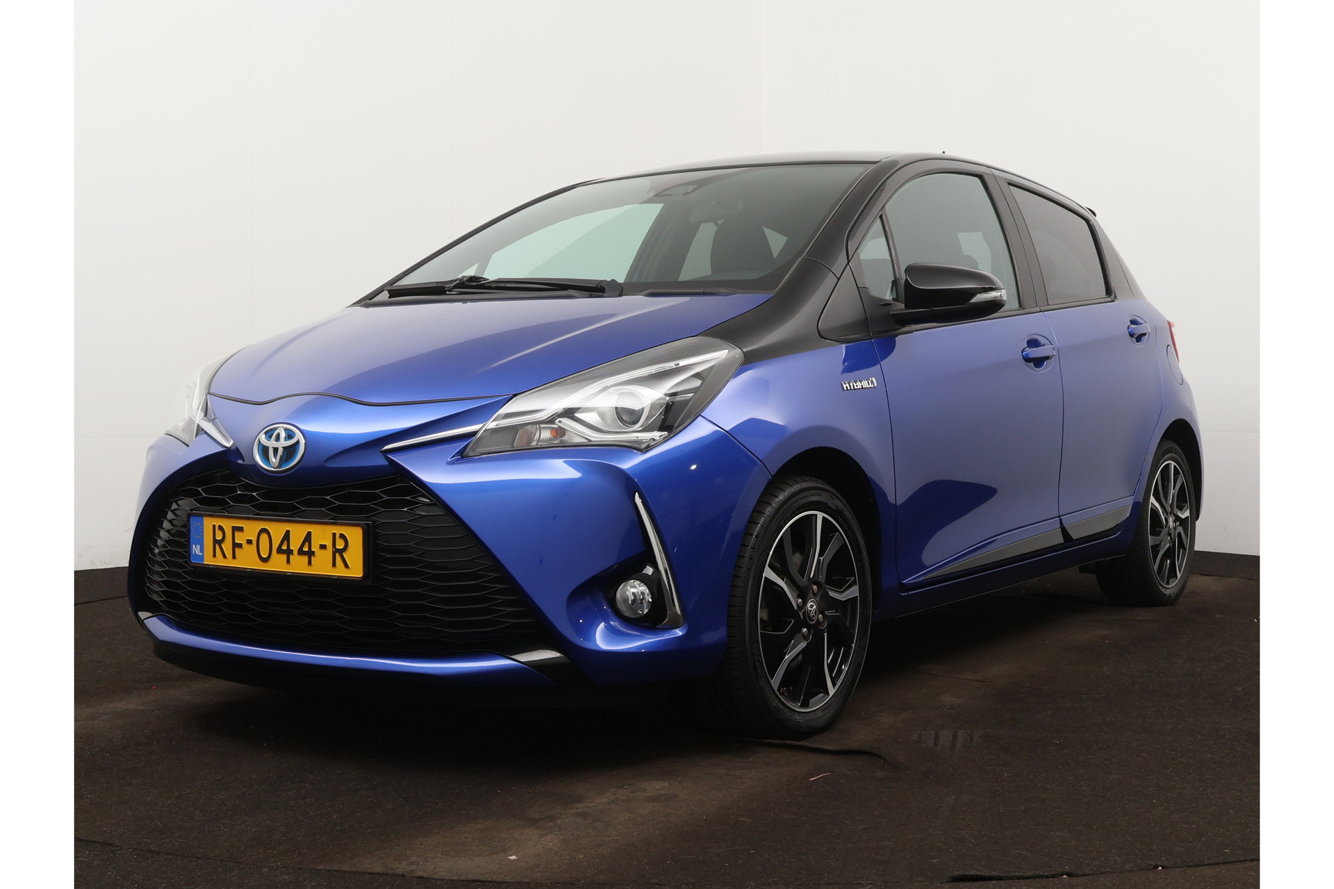 Toyota Yaris 1.5 Hybrid Bi-Tone | Toyota occasions