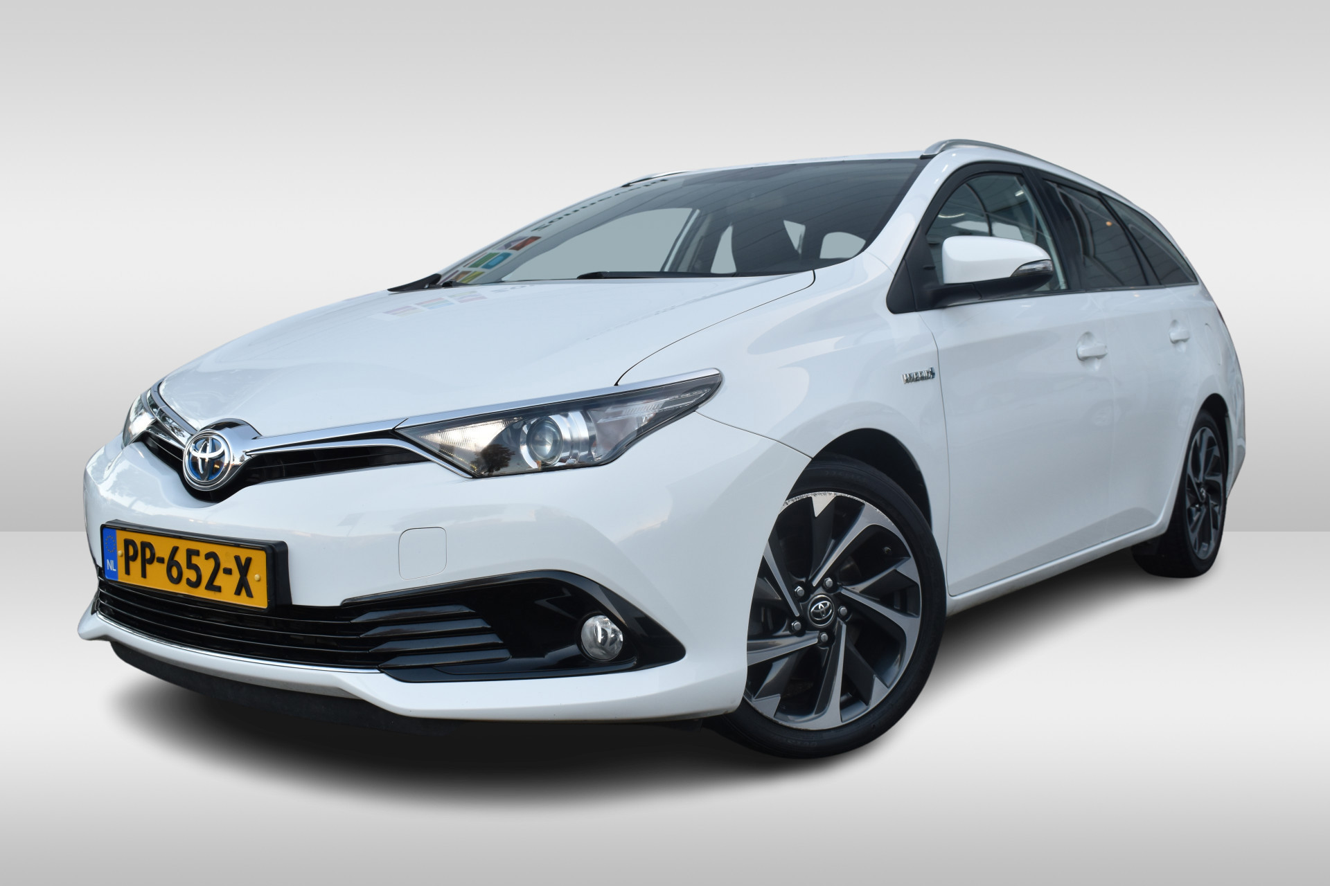 Toyota Auris Touring Sports 1.8 Hybrid Lease | Zonneveld Almere B.V ...