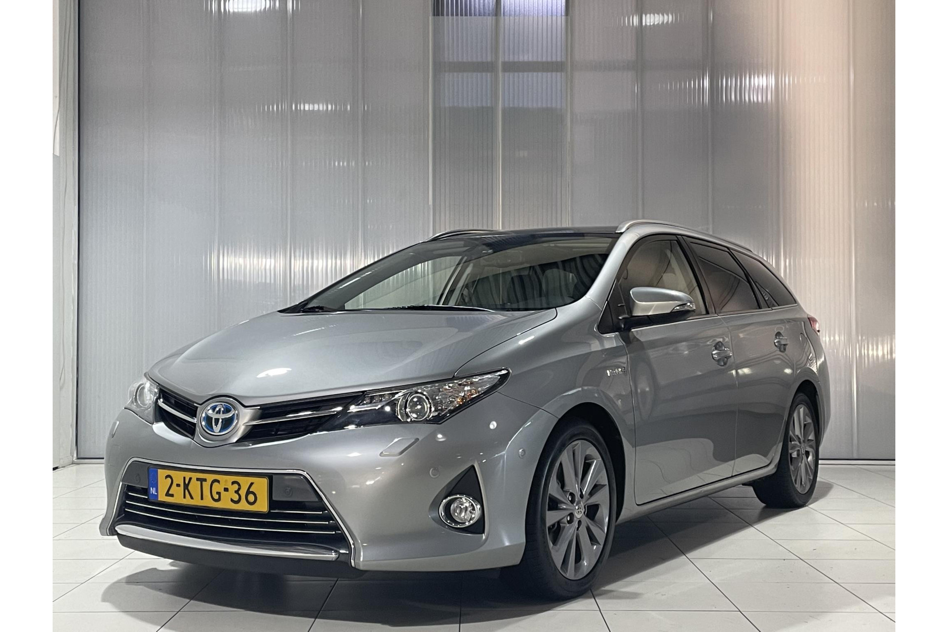 Toyota Auris Touring Sports 1.8 Hybrid Lease Pro | Toyota occasions