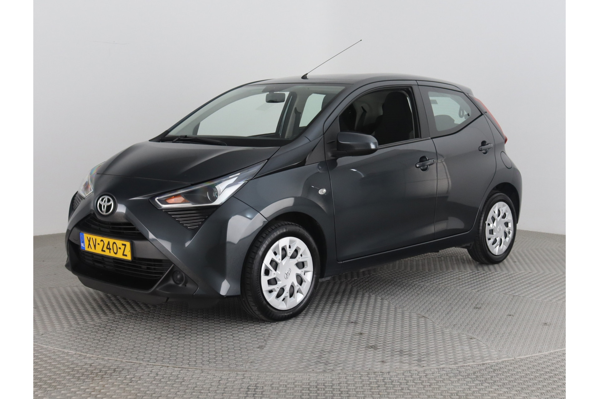 Toyota Aygo 1.0 Vvt-I X-Play Airco.Camera. Garantie Tot 5-2029 | Toyota ...