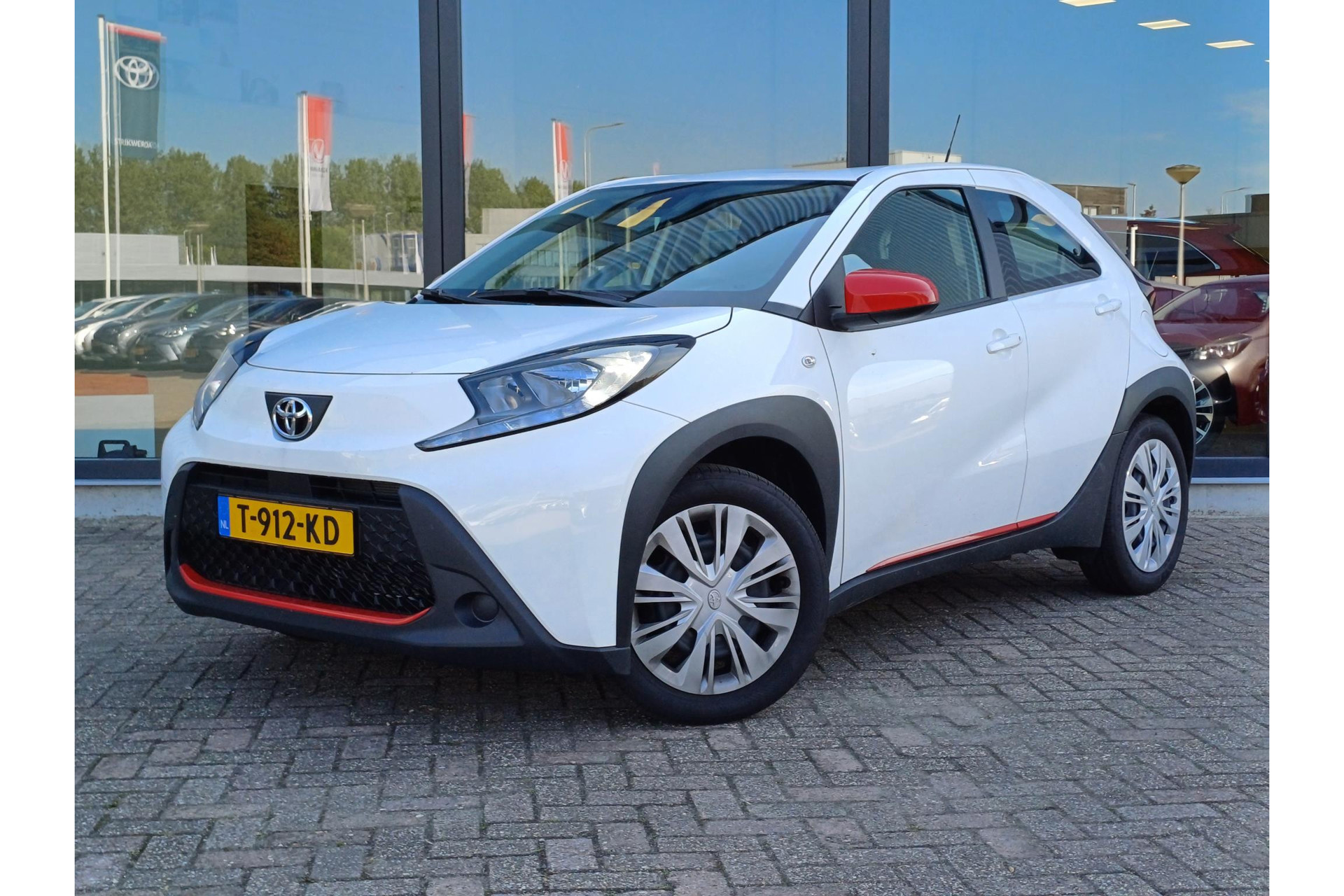 Toyota aygo x 1 0 vvt i mt play toyota occasions