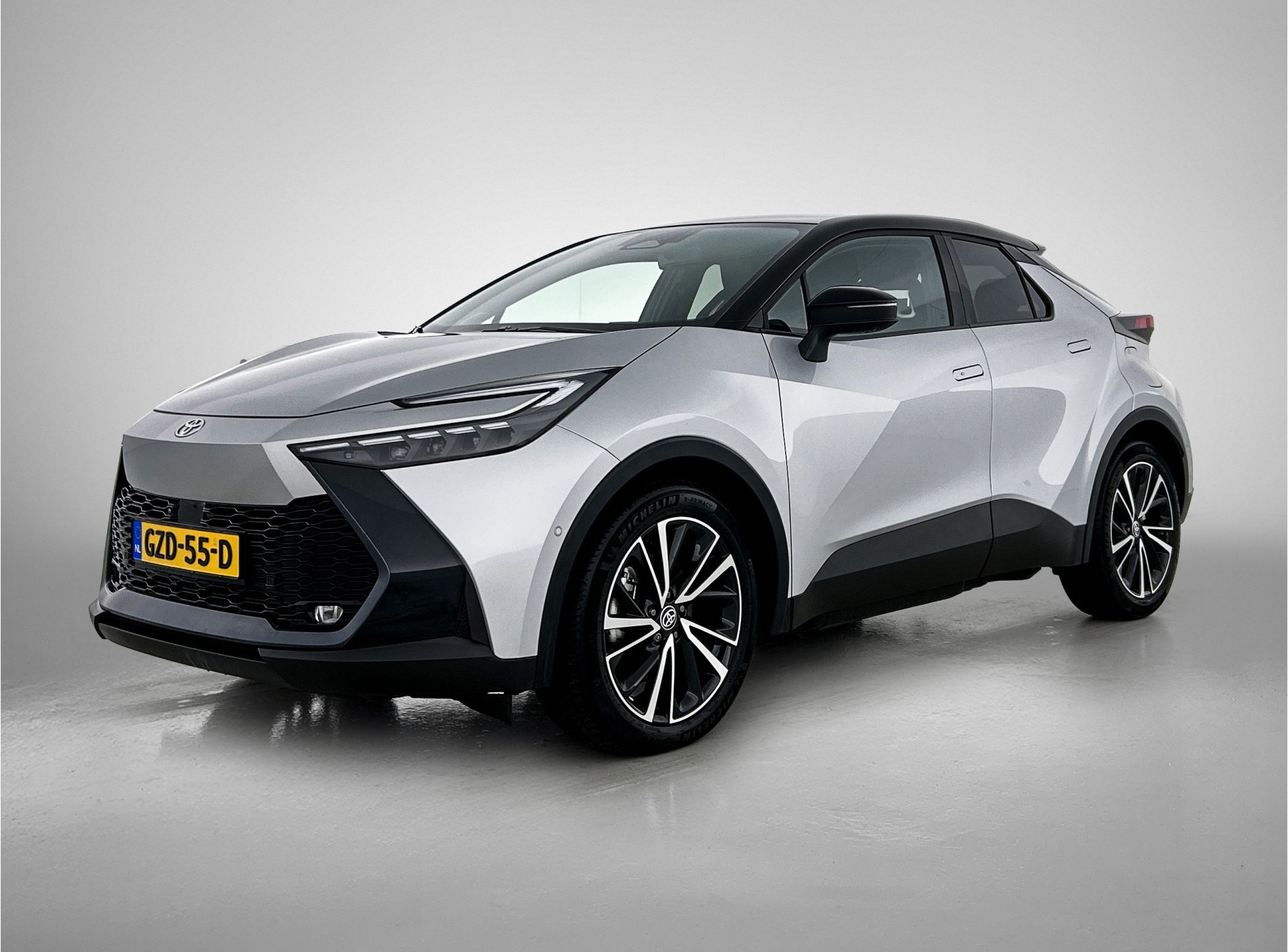 Toyota C-HR 2.0 Plug-In Hybrid 220 Executive