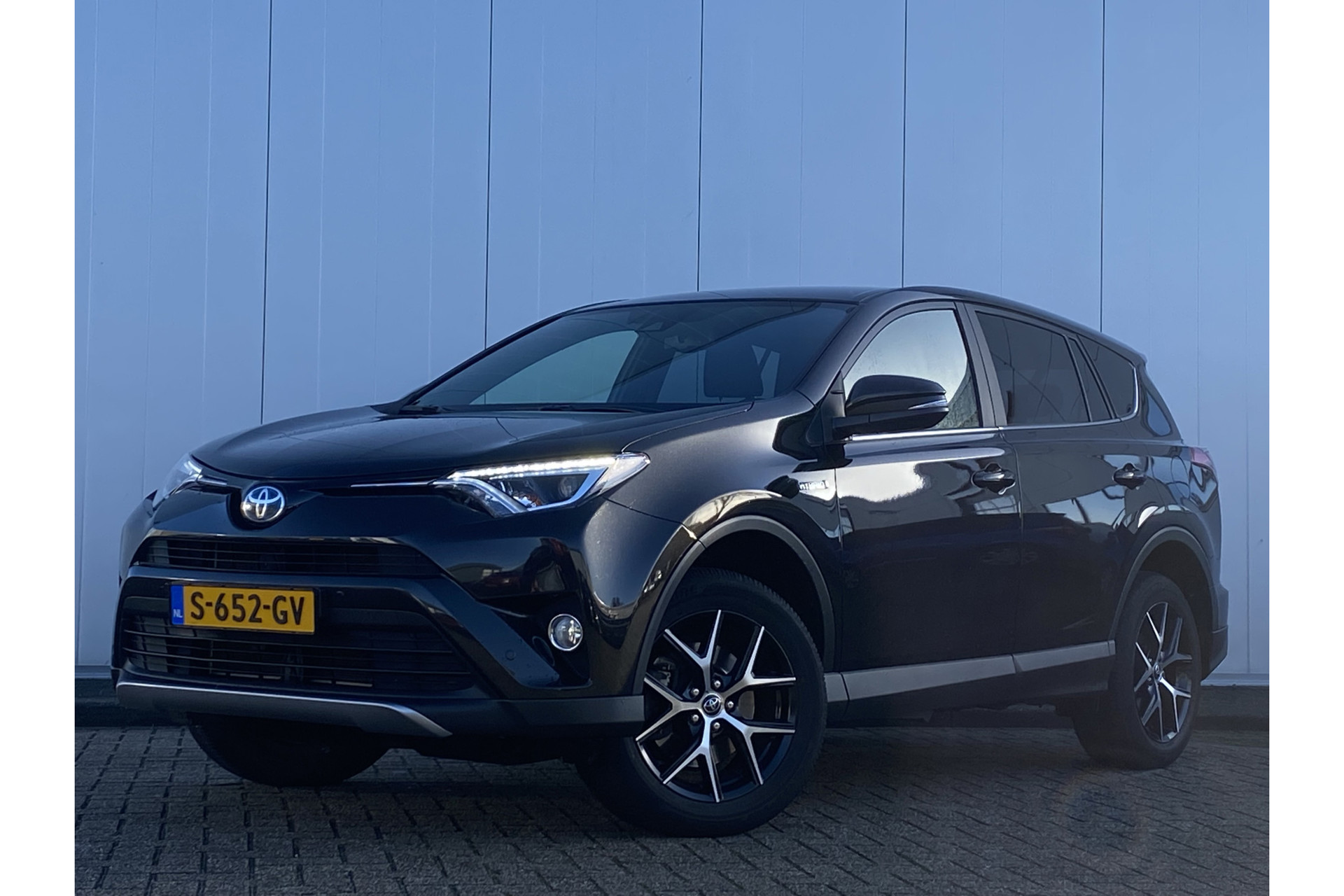 Toyota RAV4 2.5 Hybrid AWD Dynamic Navi Adaptive Cruise Control Dealer