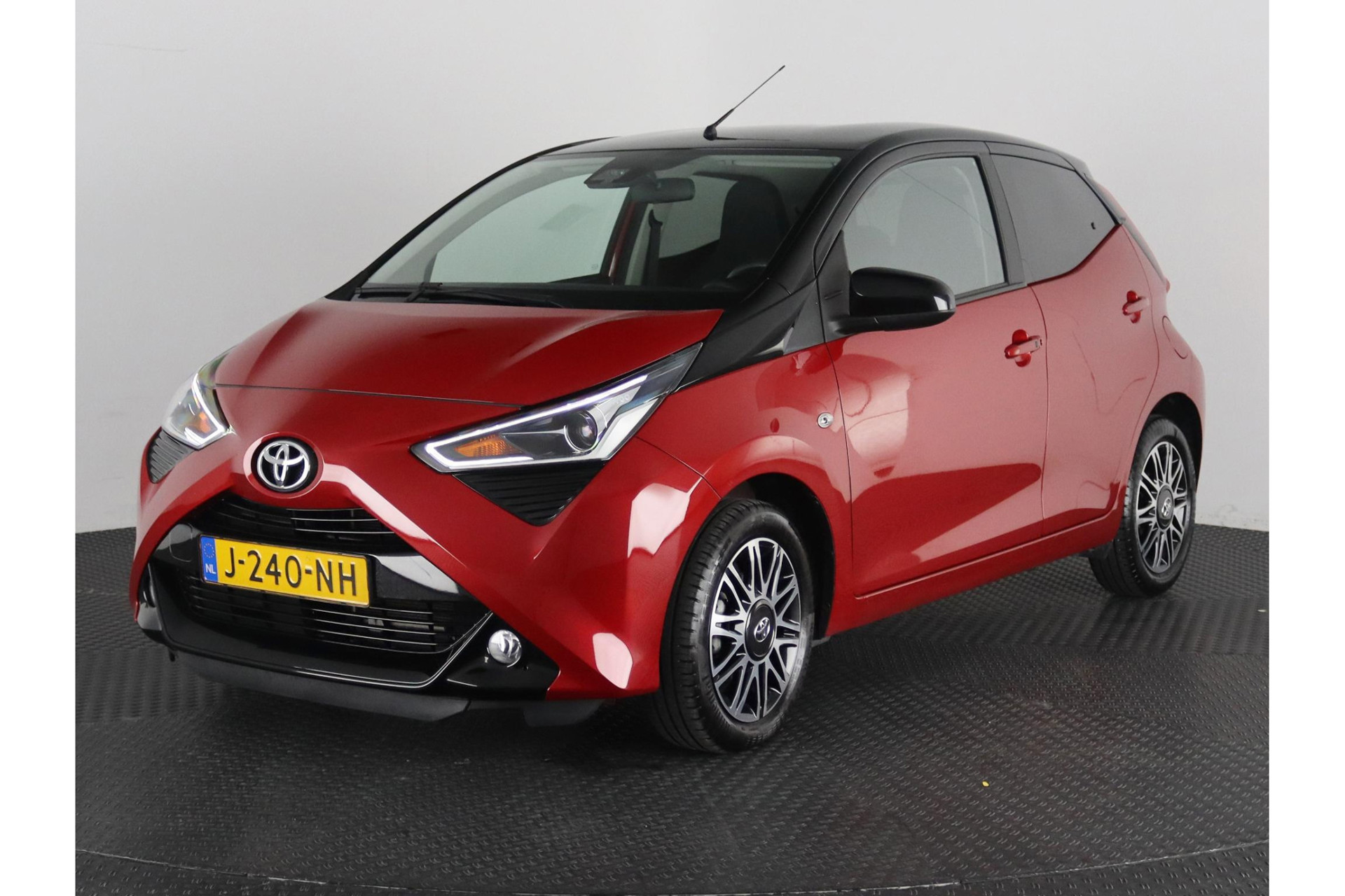 Toyota Aygo 1.0 Vvt-I X-Clusiv Automaat 1E Eig | Toyota occasions